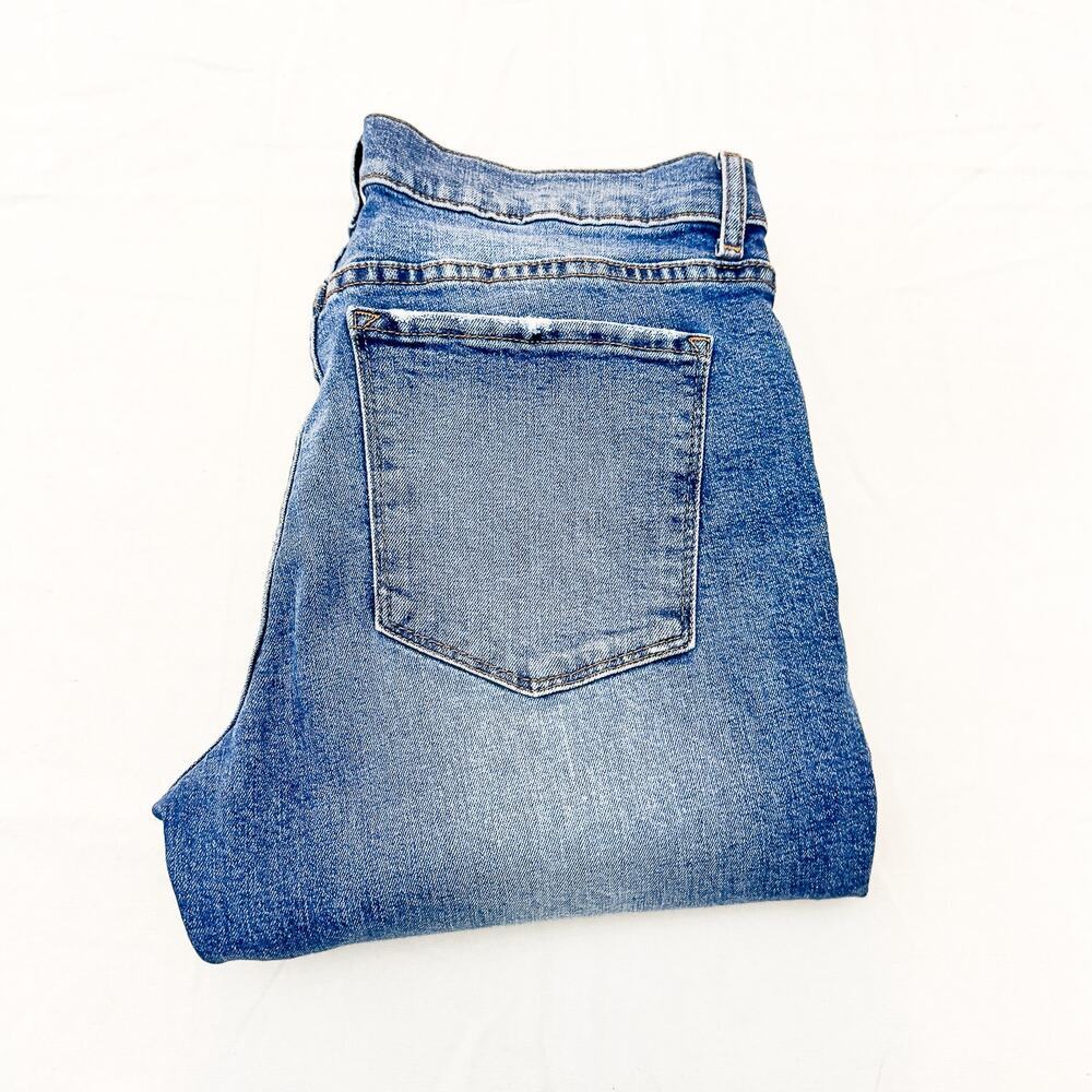 Mott & Bow Boyfriend Jeans Medium Wash Denim Zip Fly Size 29 x 30